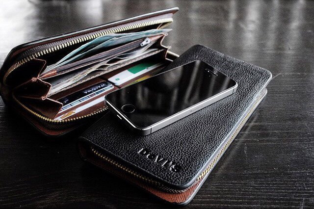 Мужские клатчи 2021 - стильные решения успешного мужчины Мужские клатчи 2017 - стильные решения успешного мужчины (фото)